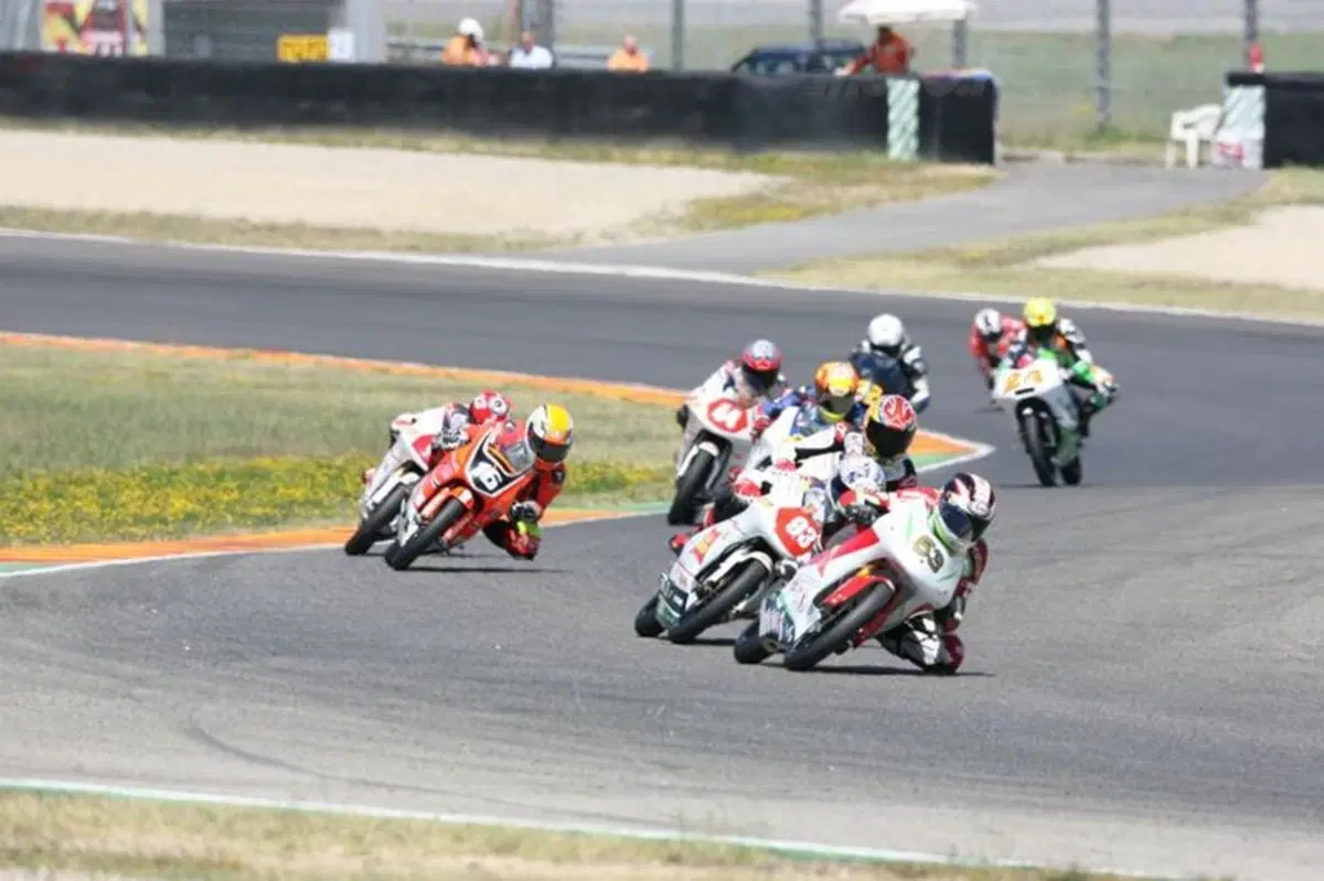 Bridgestone fornitore ufficiale dell’Honda RS125GP Trophy 2011 (3)