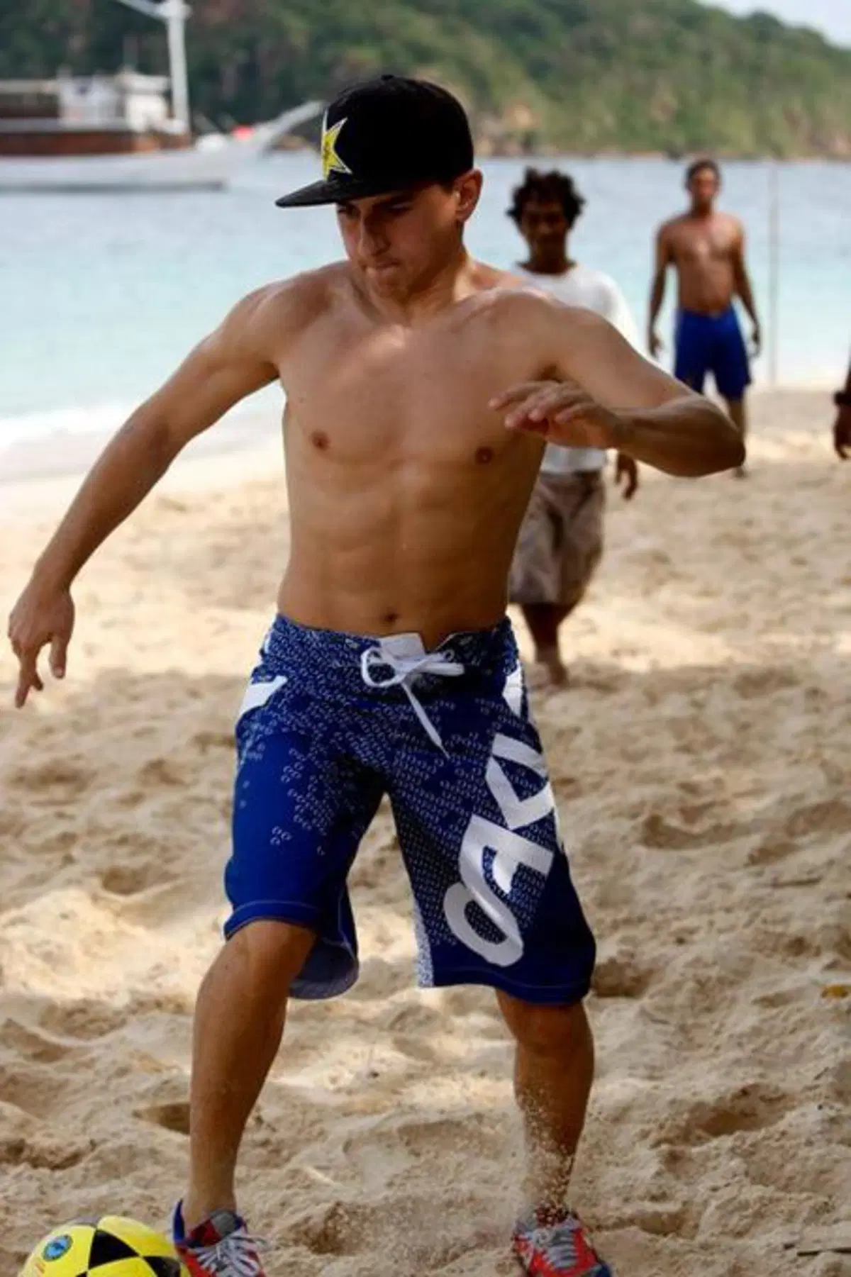 Jorge Lorenzo continua il suo tour asiatico. Oggi è a Bali (3)