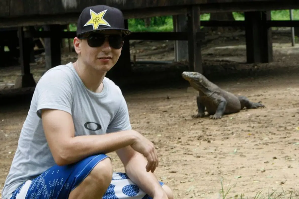 Jorge Lorenzo continua il suo tour asiatico. Oggi è a Bali (6)