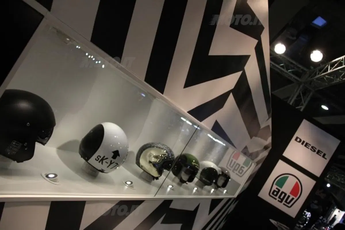 Diesel e AGV al Motor Bike Expo col nuovo casco HI-JACK (3)