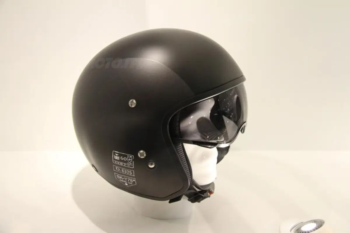 Diesel e AGV al Motor Bike Expo col nuovo casco HI-JACK (4)