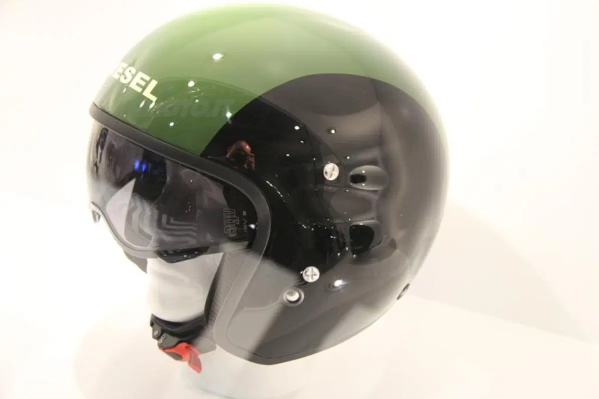 Diesel e AGV al Motor Bike Expo col nuovo casco HI-JACK (6)