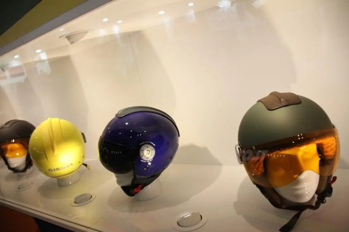 Diesel e AGV al Motor Bike Expo col nuovo casco HI-JACK (11)