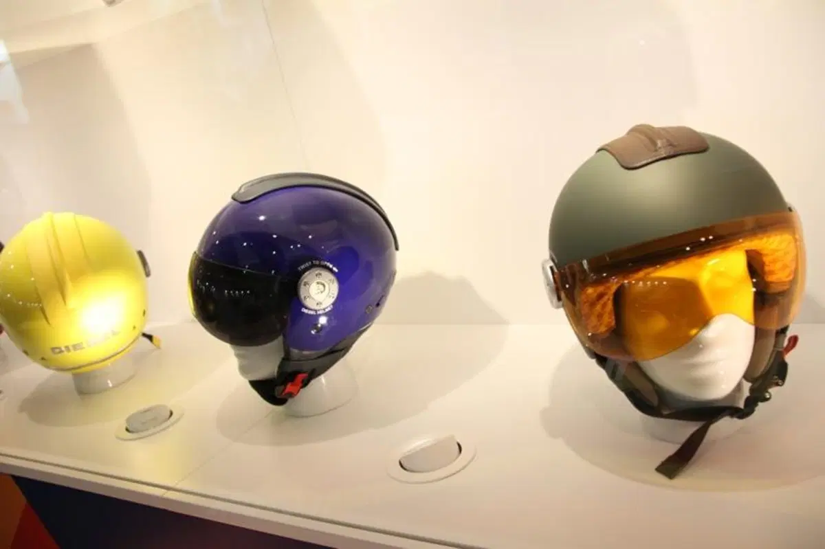 Diesel e AGV al Motor Bike Expo col nuovo casco HI-JACK (12)