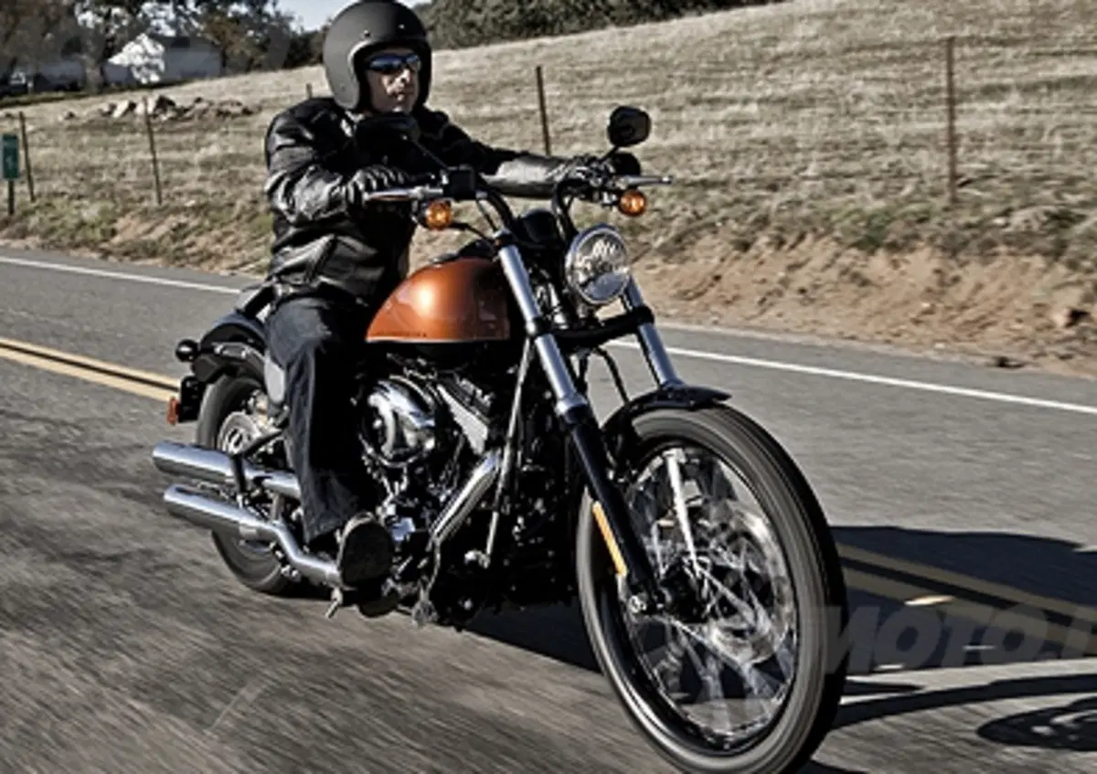 Nuova Harley-Davidson Softail Blackline (7)