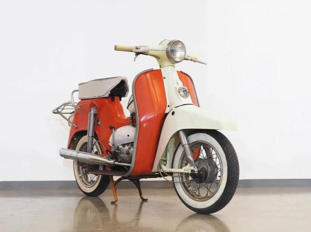 Da Vienna un’asta curiosa di scooter e moto d'epoca (4)