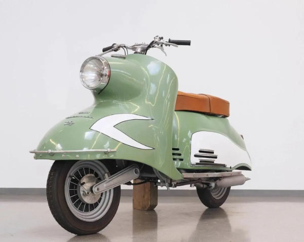 Da Vienna un’asta curiosa di scooter e moto d'epoca (7)