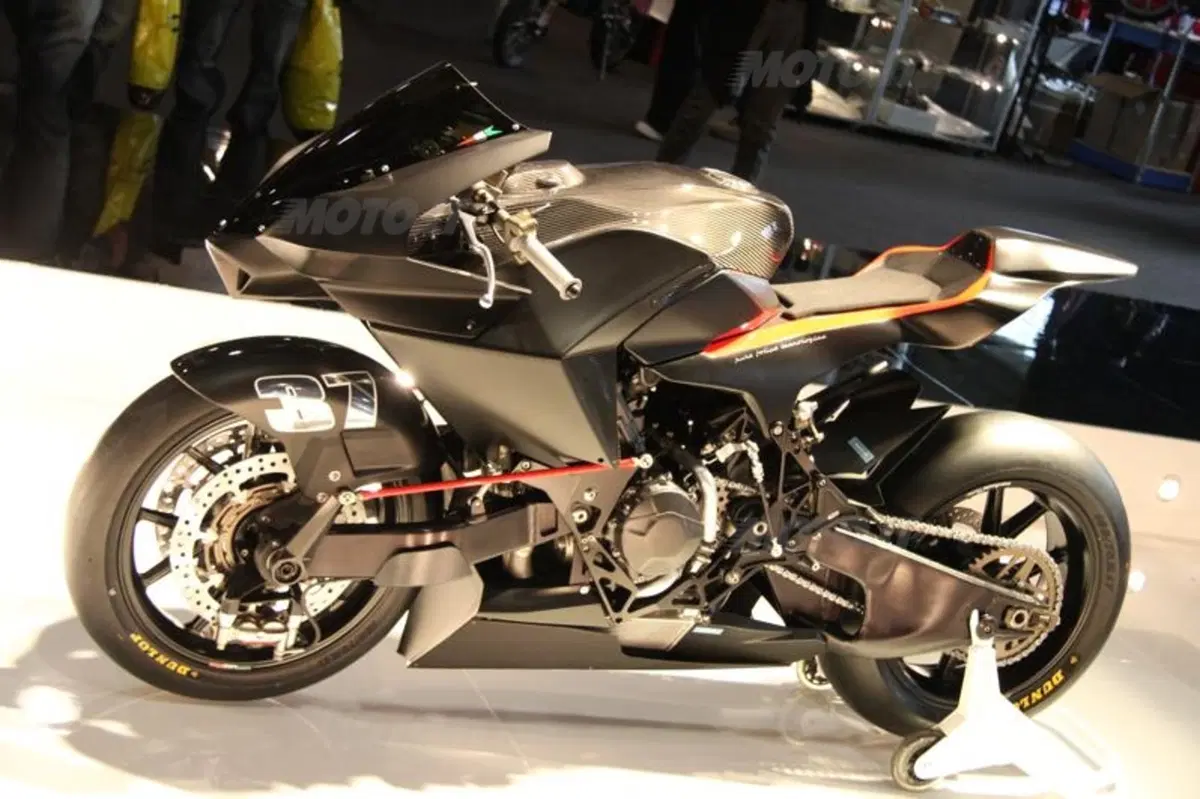 Vyrus 986 M2 (6)