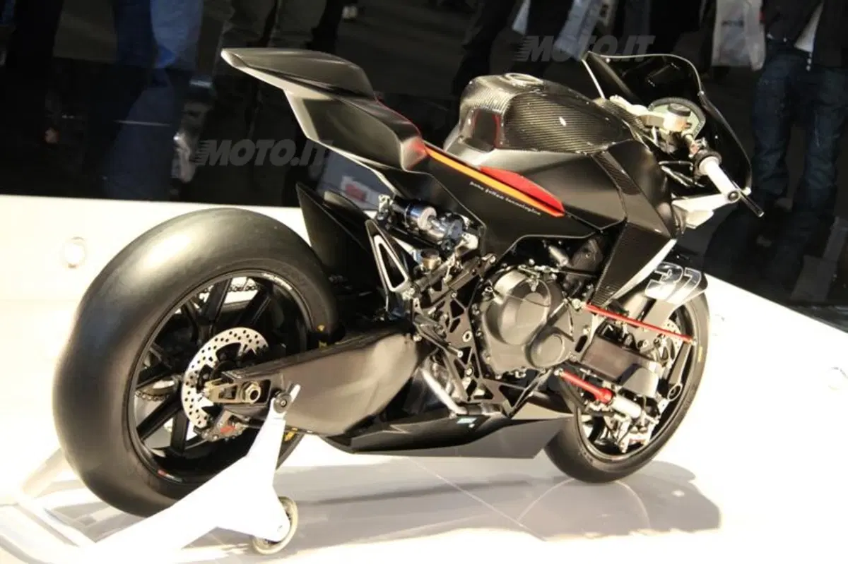 Vyrus 986 M2 (7)
