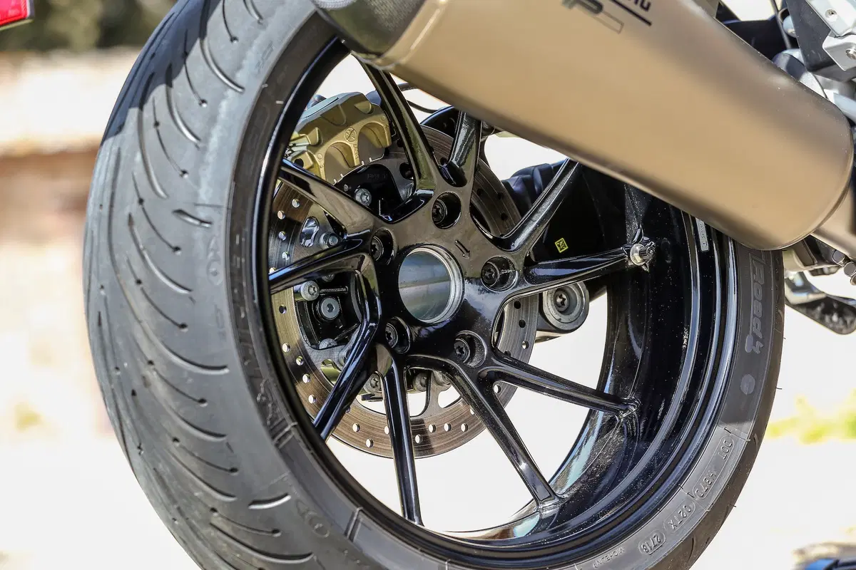 BMW R 1250R. Alternativa sportiva (2)