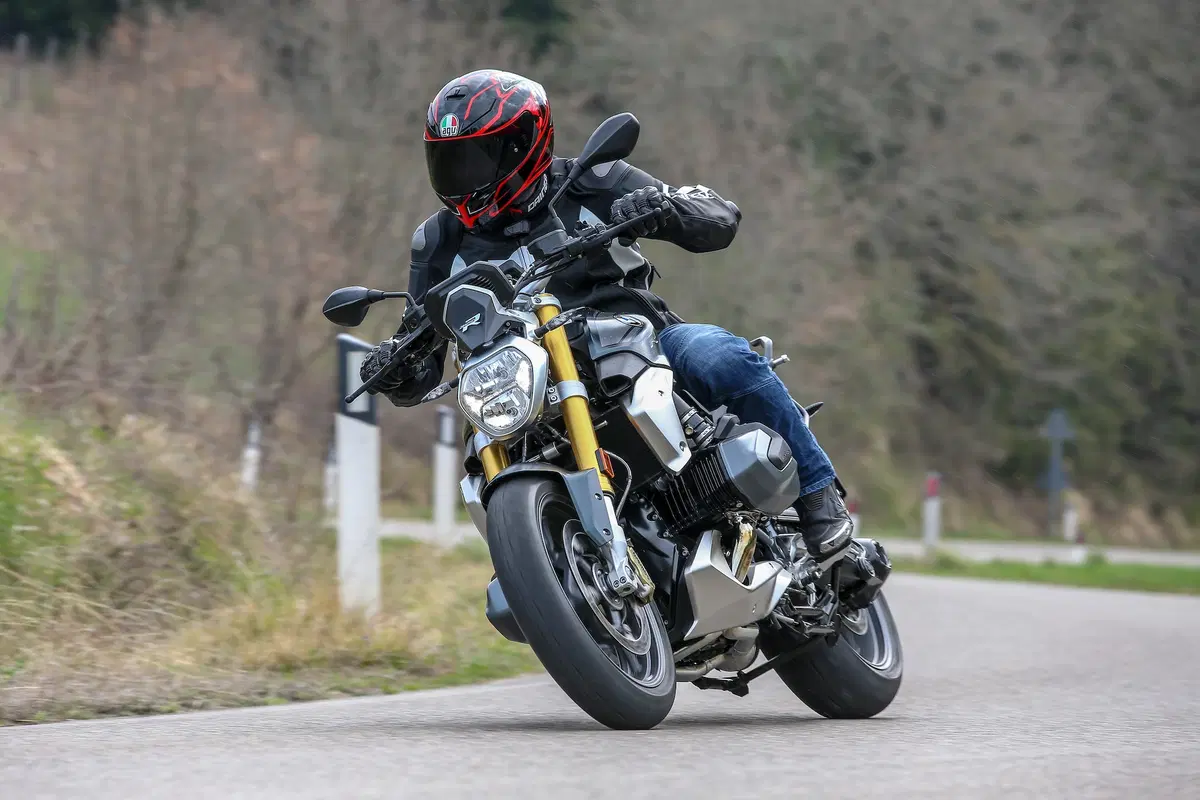 BMW R 1250R. Alternativa sportiva (2)