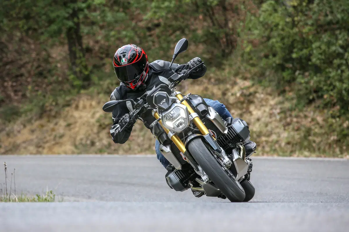 BMW R 1250R. Alternativa sportiva (5)