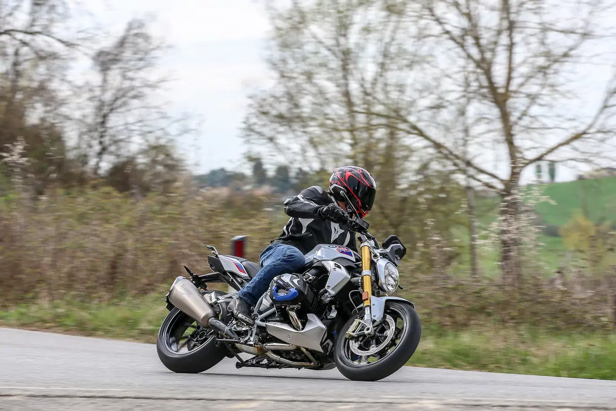 BMW R 1250R. Alternativa sportiva (3)