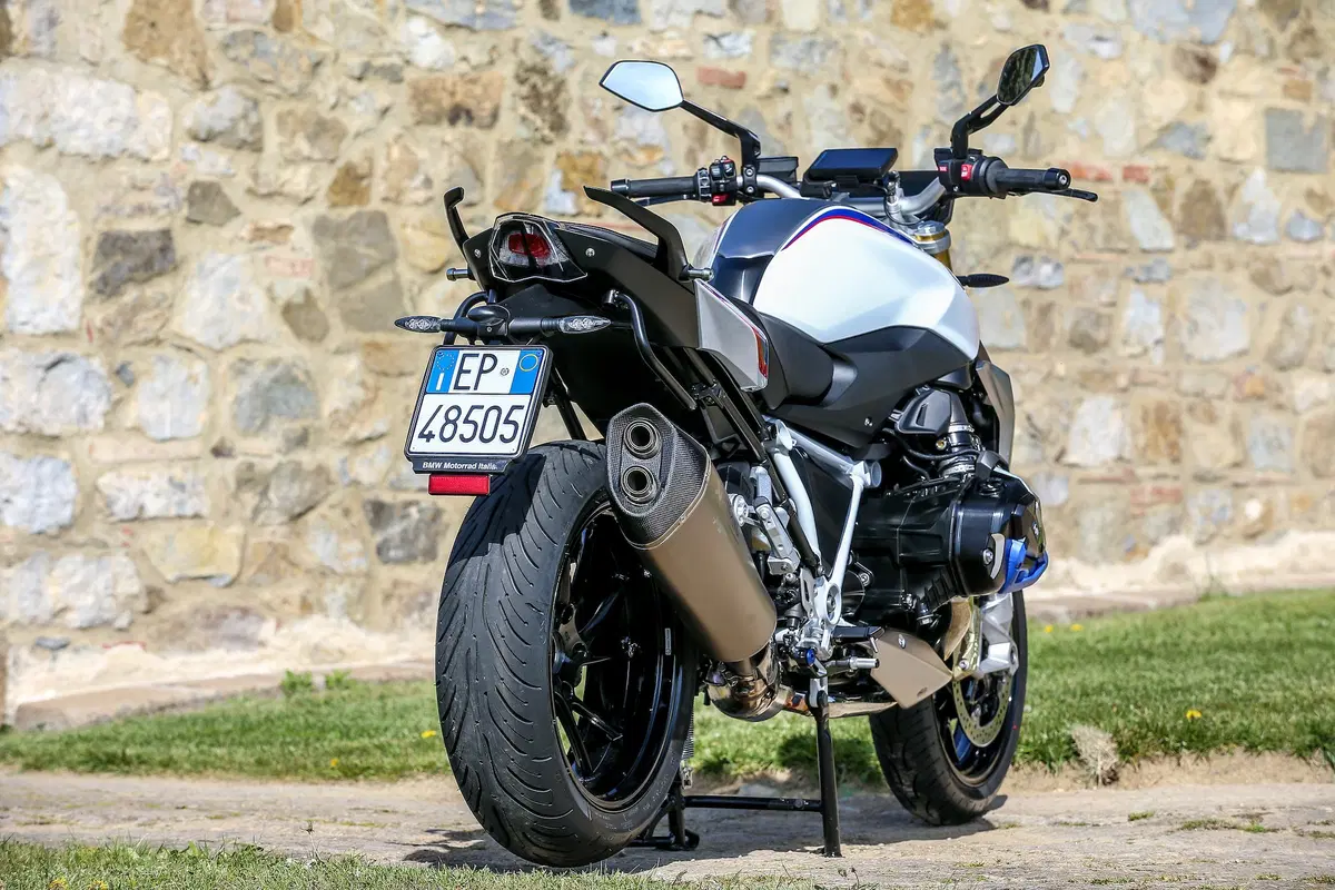 BMW R 1250R. Alternativa sportiva (12)