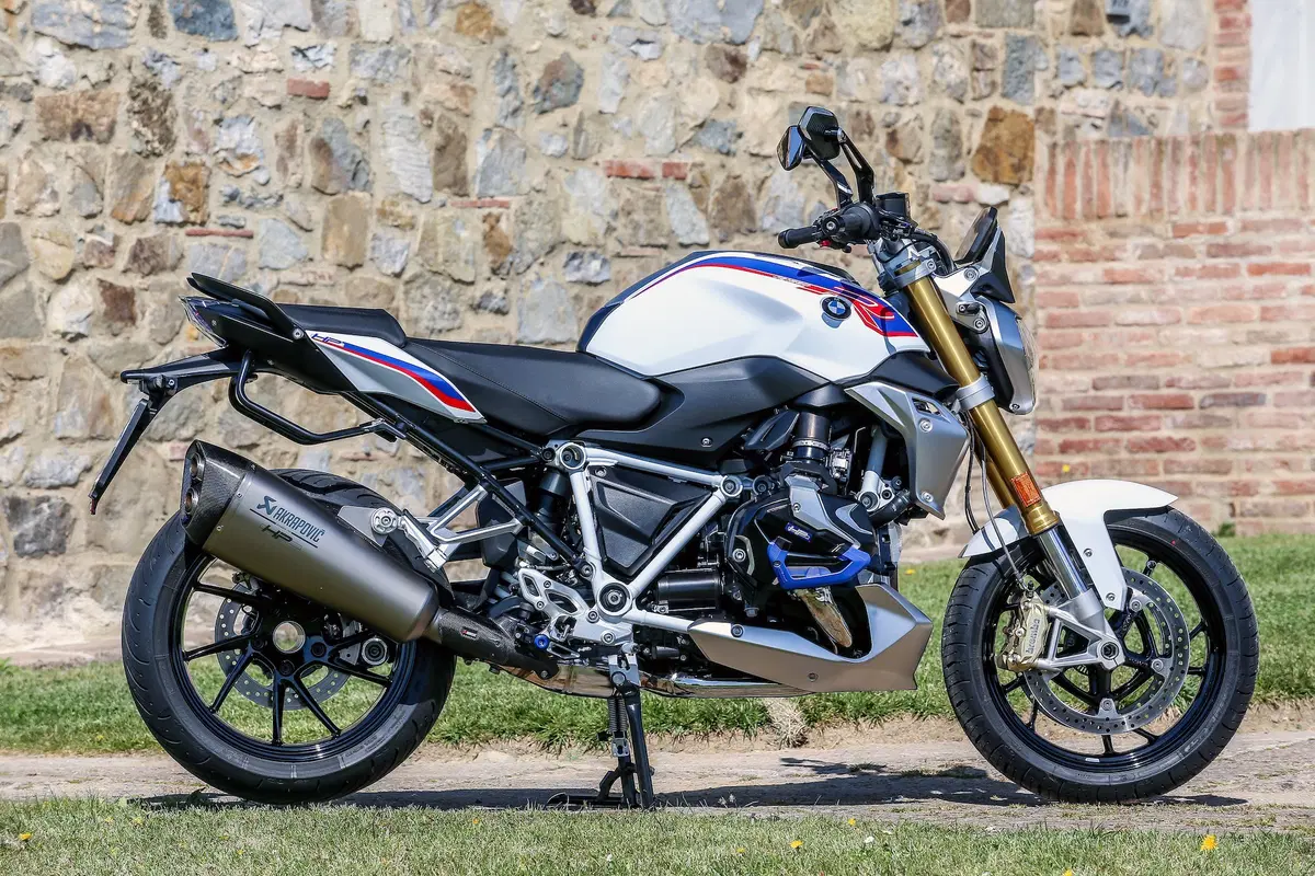 BMW R 1250R. Alternativa sportiva (10)