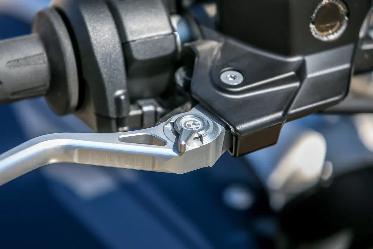 BMW R 1250R. Alternativa sportiva (25)