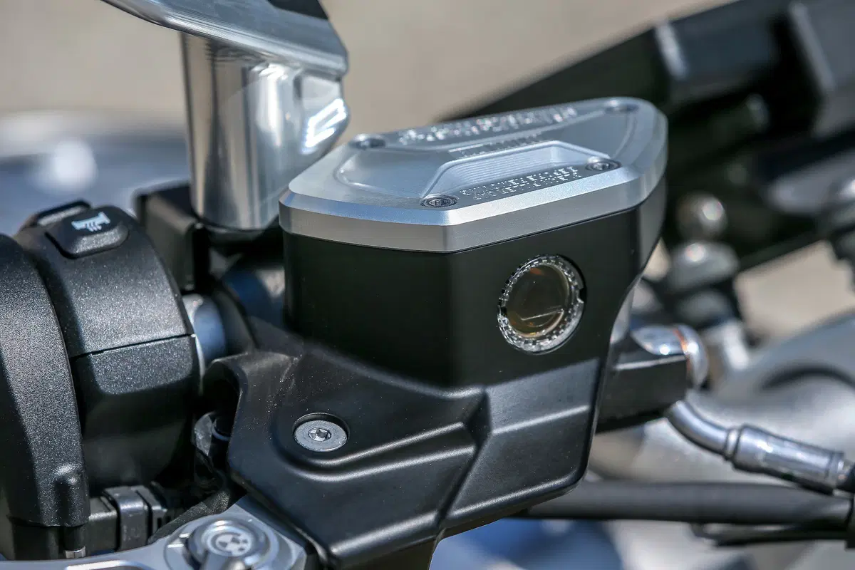 BMW R 1250R. Alternativa sportiva (24)