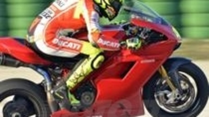 Valentino Rossi a Misano con la Ducati 1198 Superbike!
