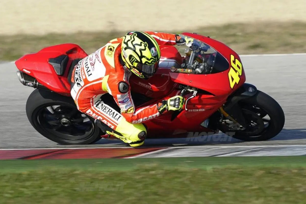 Valentino Rossi a Misano con la Ducati 1198 Superbike!