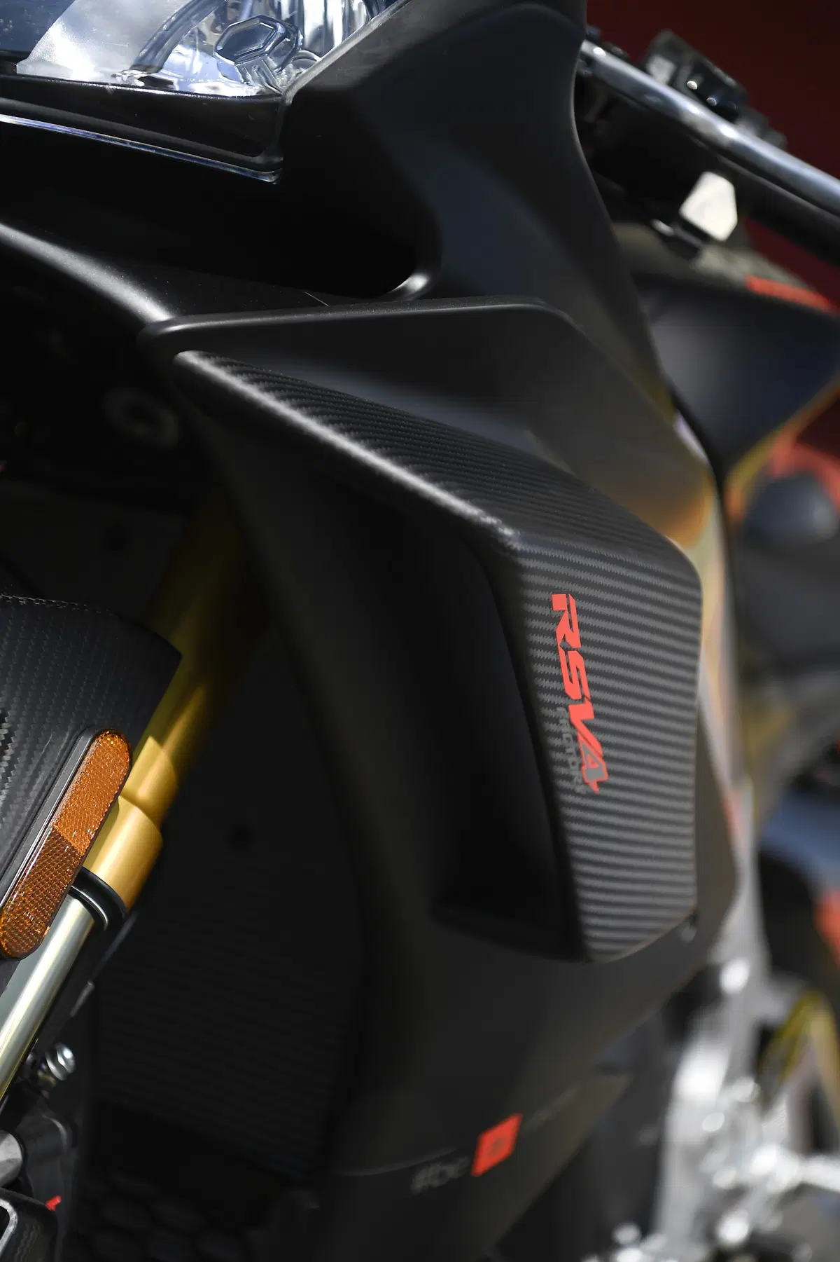 Aprilia RSV4 1100 Factory 2019. Missile ...con le ali (3)