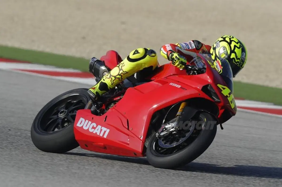 Valentino Rossi a Misano con la Ducati 1198 Superbike! (7)
