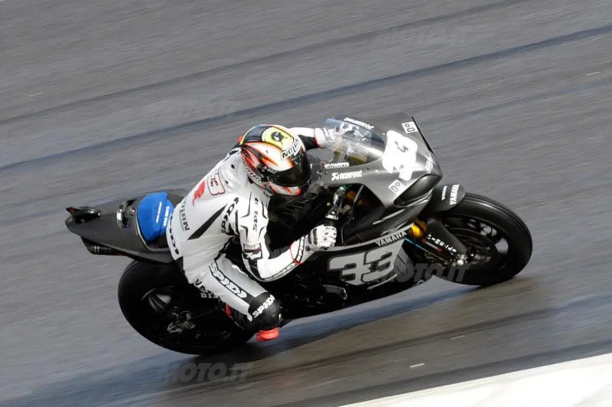 Portimao, pista bagnata. Parlano Checa e Melandri (2)