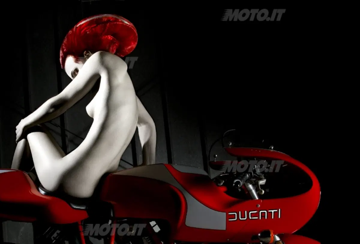 Ducati art: Elizabeth Raab e le sue incredibili foto (4)