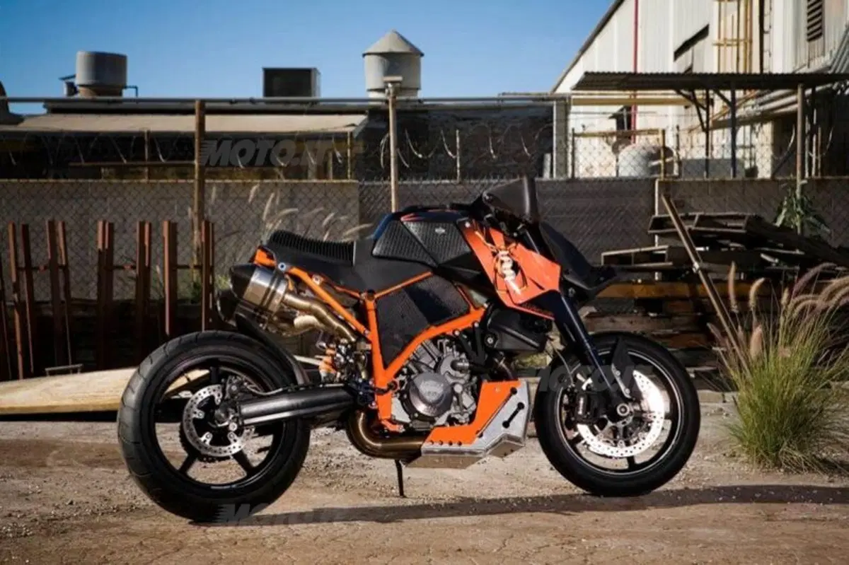 KTM Super Duke R SuperSpinnie (2)