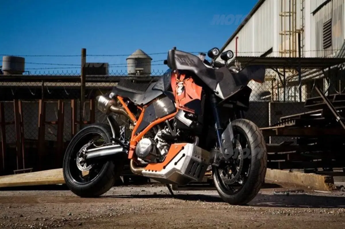 KTM Super Duke R SuperSpinnie (3)
