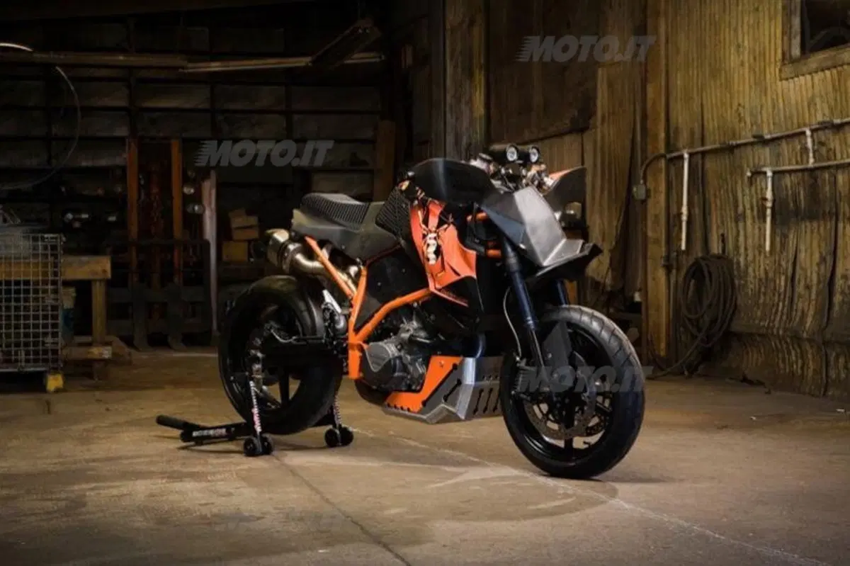 KTM Super Duke R SuperSpinnie (4)