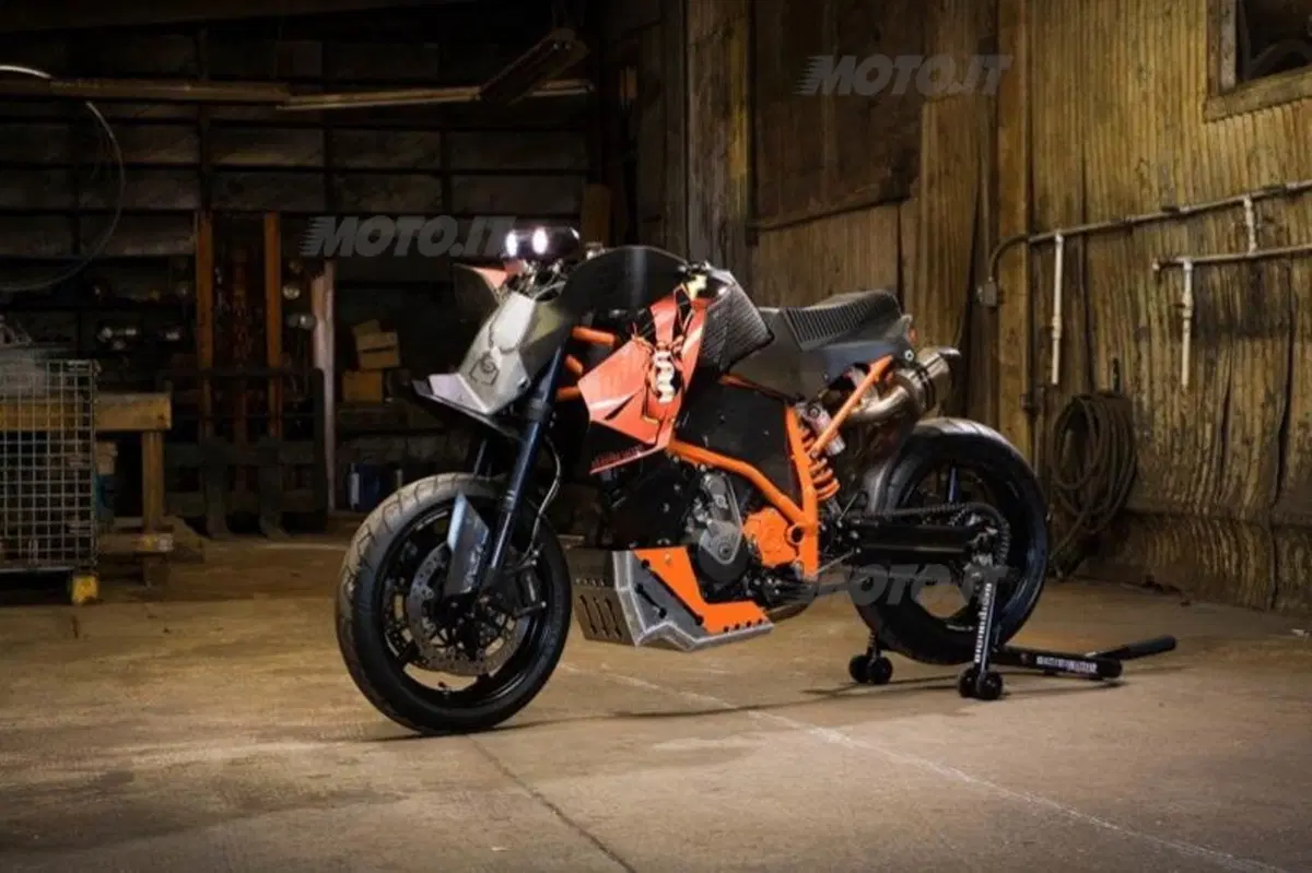 KTM Super Duke R SuperSpinnie (5)