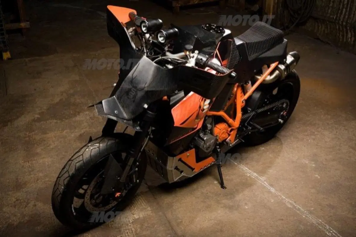 KTM Super Duke R SuperSpinnie (8)