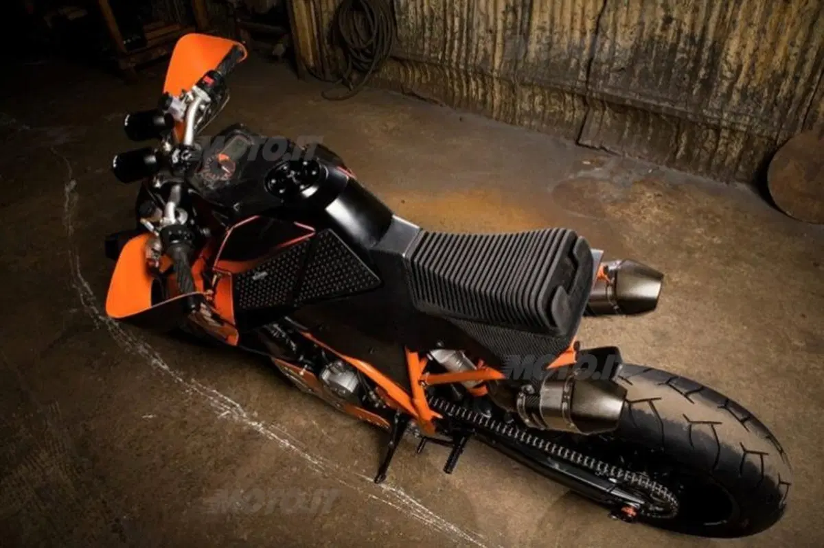 KTM Super Duke R SuperSpinnie (9)