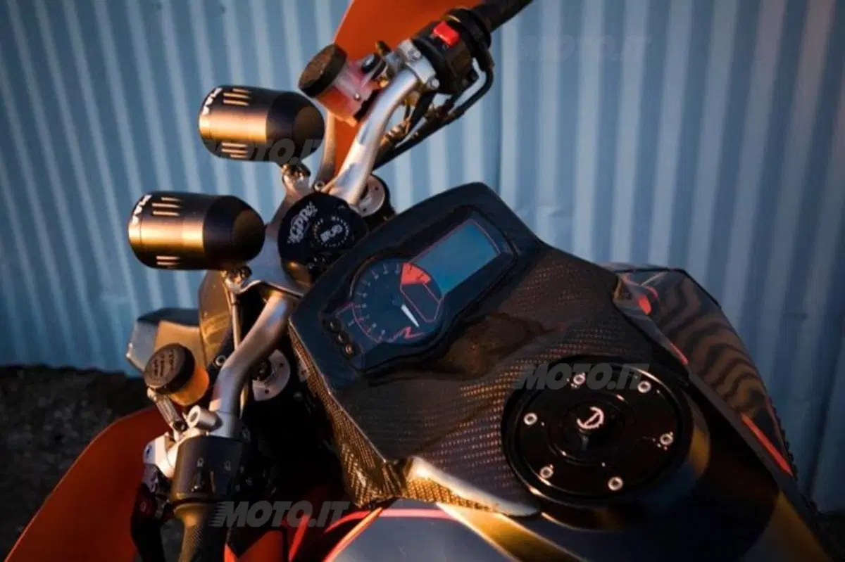 KTM Super Duke R SuperSpinnie (12)