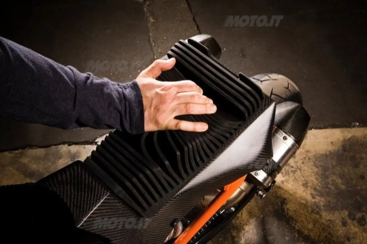 KTM Super Duke R SuperSpinnie (15)
