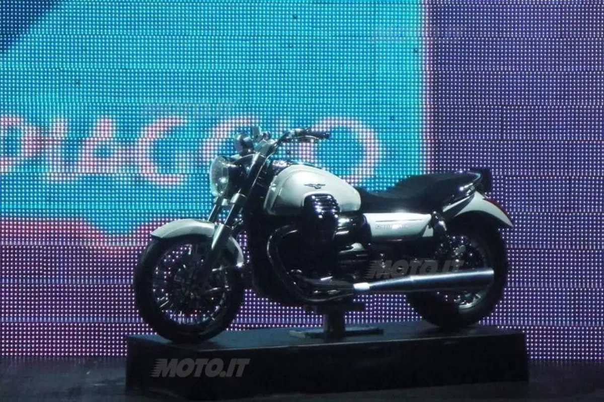 Moto Guzzi:  a sorpresa le nuove California e Scrambler (4)