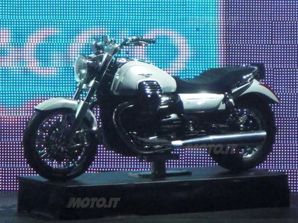 Moto Guzzi:  a sorpresa le nuove California e Scrambler (5)