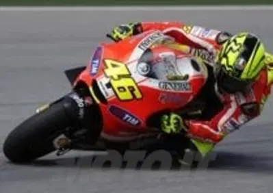 Valentino Rossi sulla Ducati: le prime foto del test di Sepang