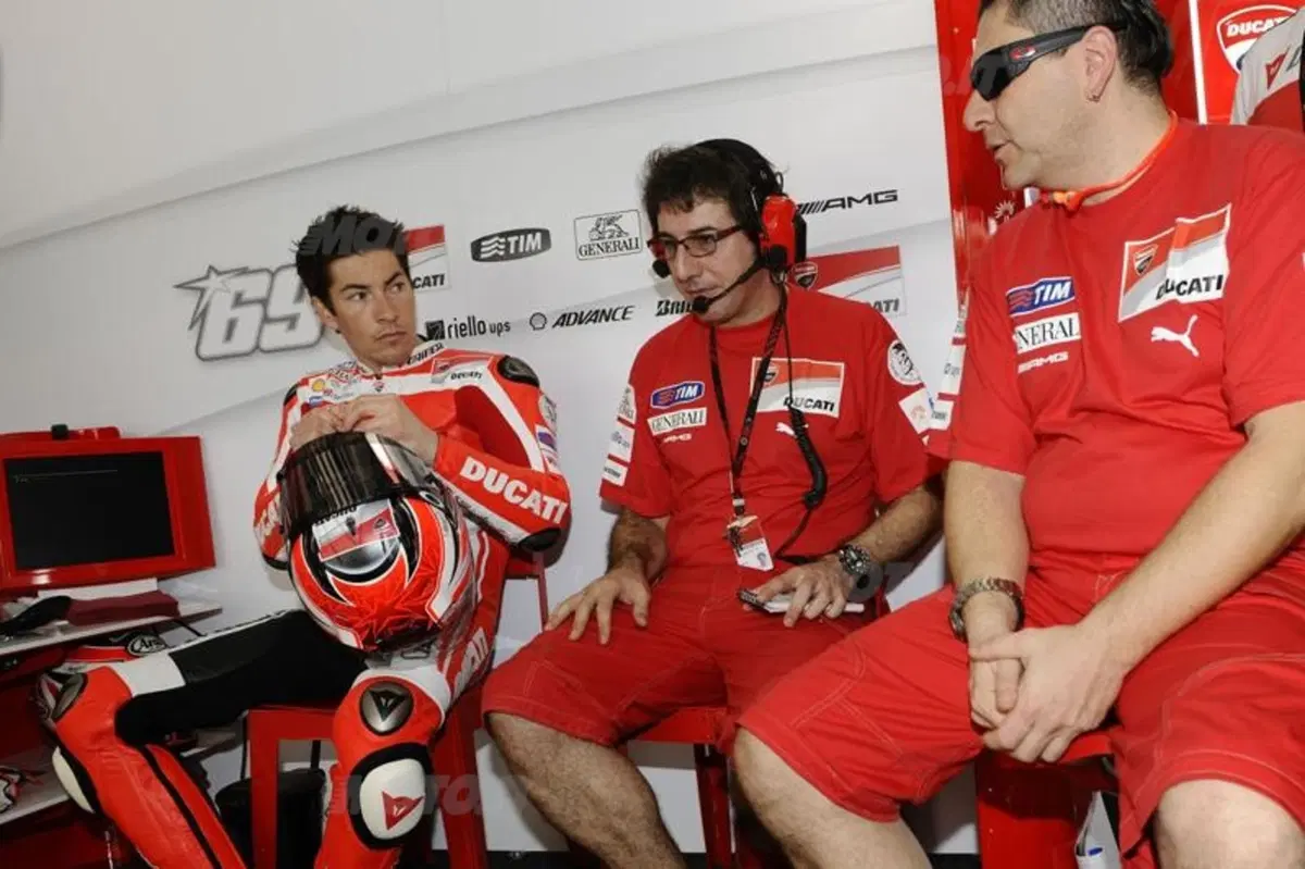 Valentino Rossi sulla Ducati: le prime foto del test di Sepang (9)