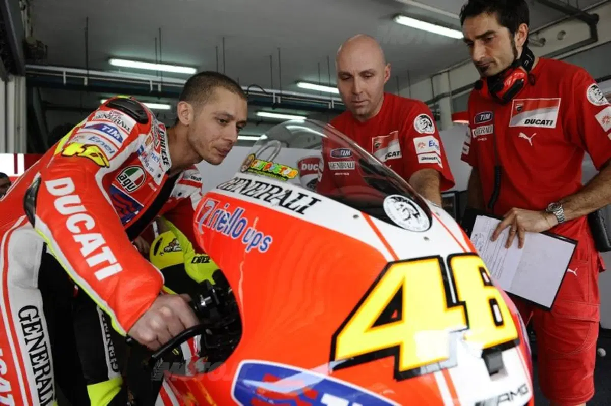 Valentino Rossi sulla Ducati: le prime foto del test di Sepang (12)