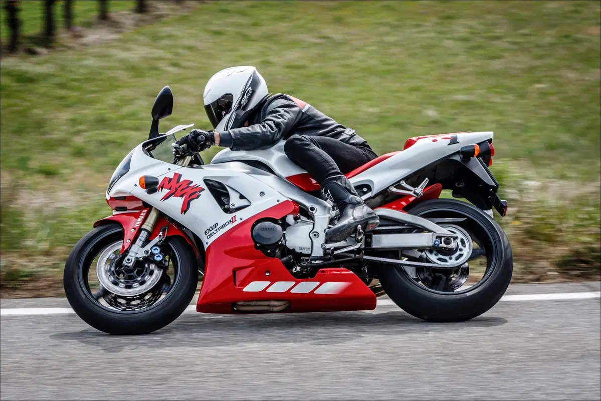 Yamaha R1 1998: test Youngtimer (3)