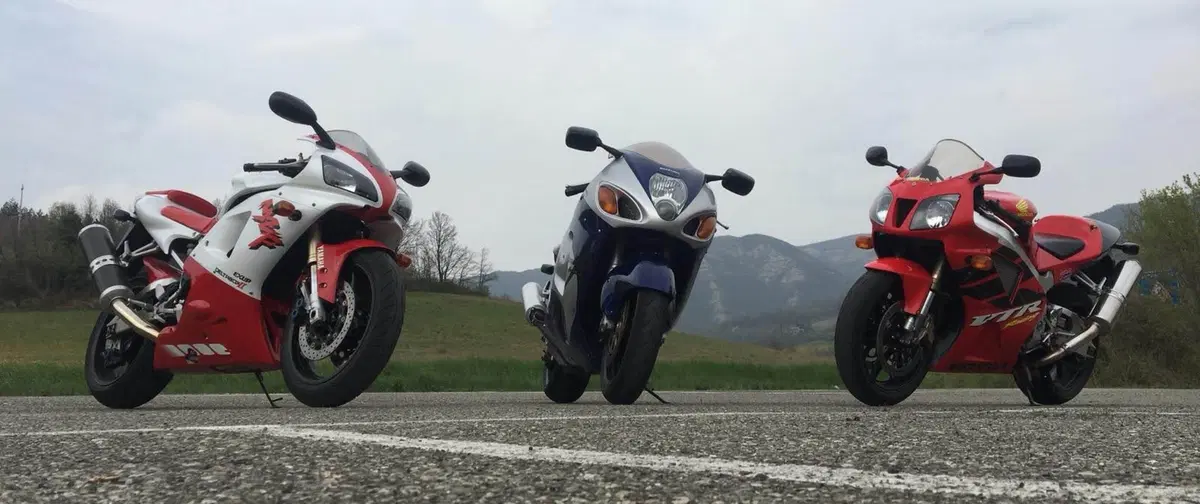 Yamaha R1 1998: test Youngtimer (11)