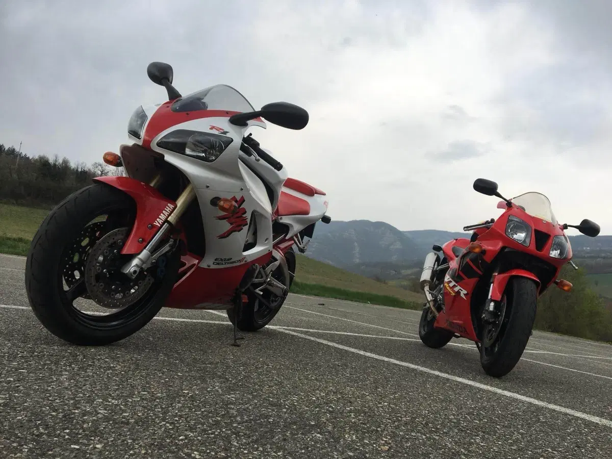 Yamaha R1 1998: test Youngtimer (9)