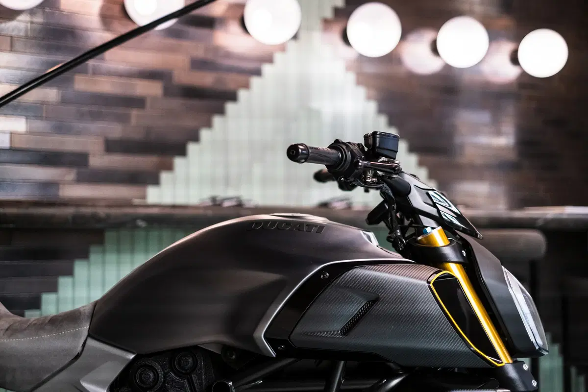 Ducati Diavel 1260 Materico presentato alla Milano Design Week