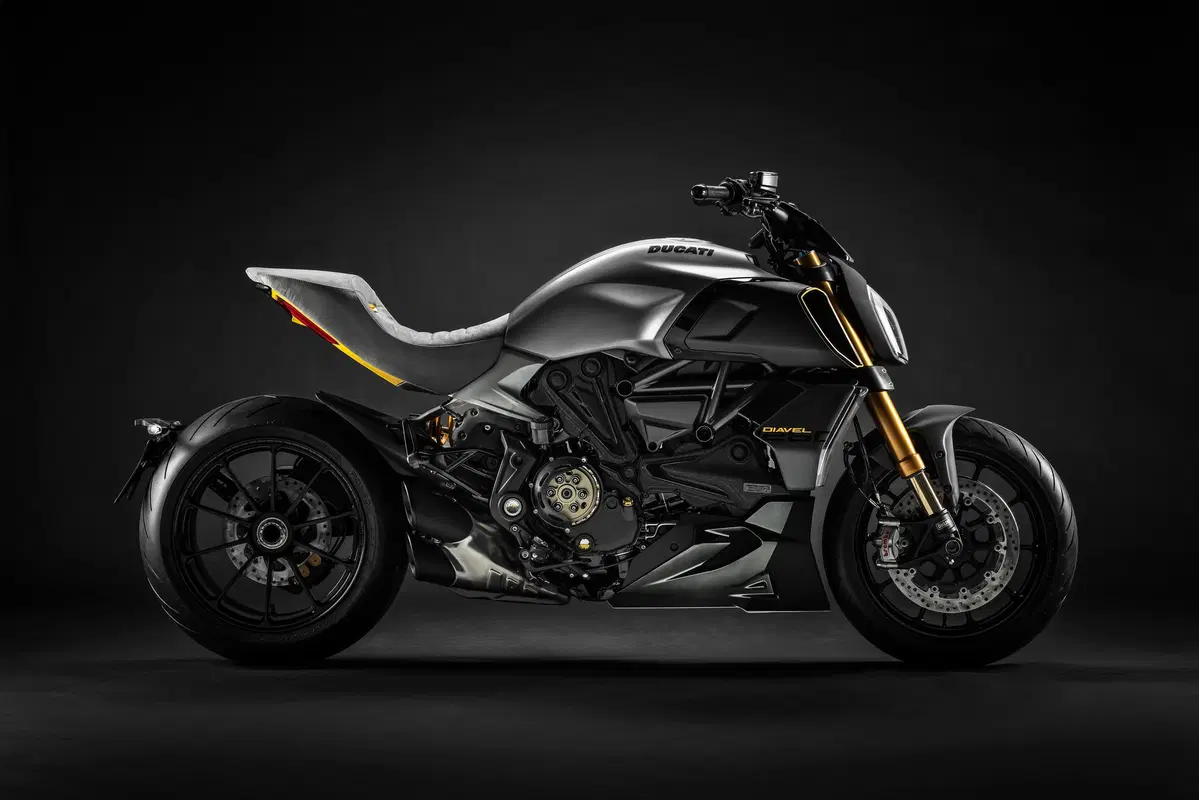 Ducati Diavel 1260 Materico presentato alla Milano Design Week (3)