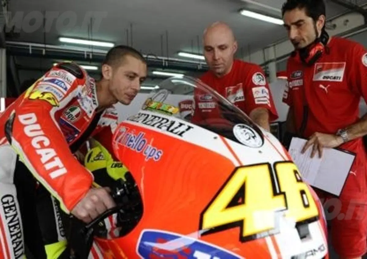 Valentino Rossi: "La Ducati &egrave; diversa dalle moto giapponesi"