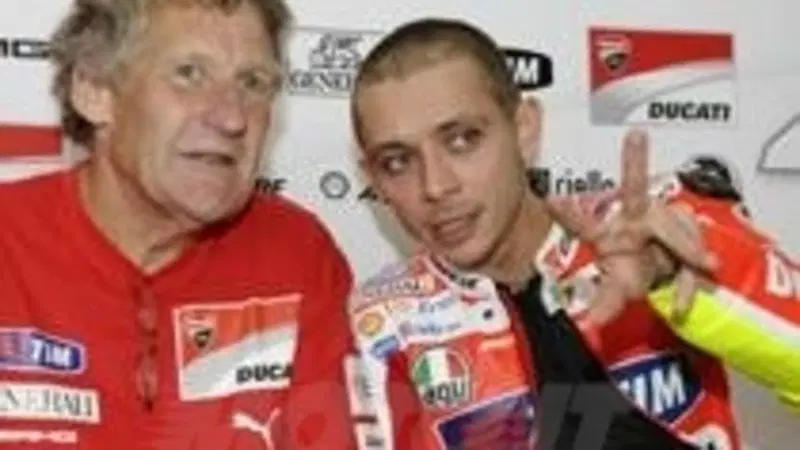 Valentino Rossi: "La Ducati &egrave; diversa dalle moto giapponesi"
