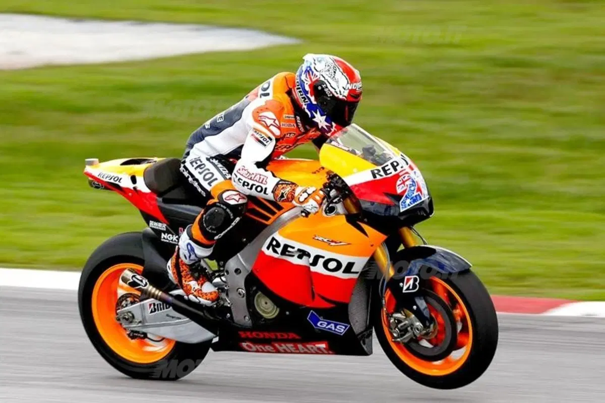 Stoner, Rossi e Capirossi commentano la Ducati (15)