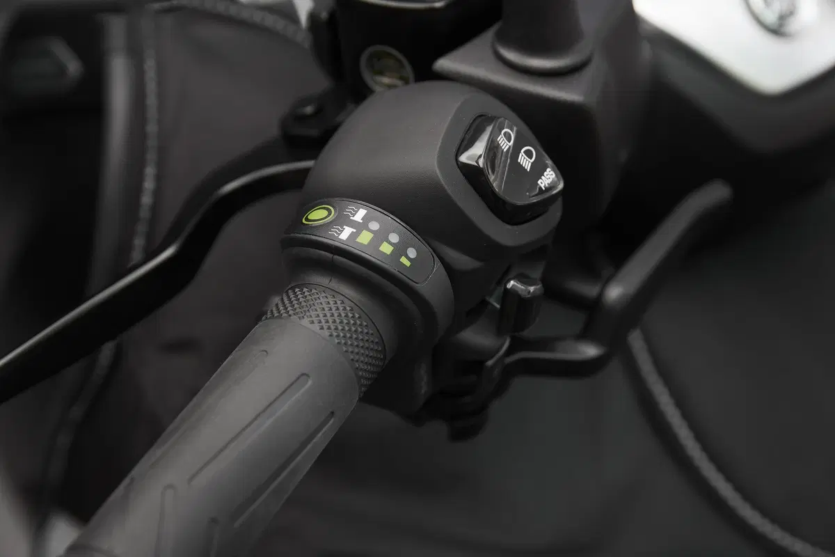 Yamaha XMAX Iron Max, TEST: ancora più stile e comfort (5)