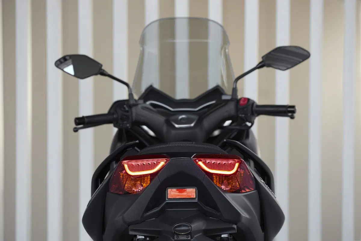 Yamaha XMAX Iron Max, TEST: ancora più stile e comfort (6)